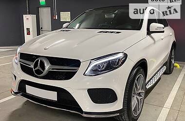 Позашляховик / Кросовер Mercedes-Benz GLE-Class 2016 в 