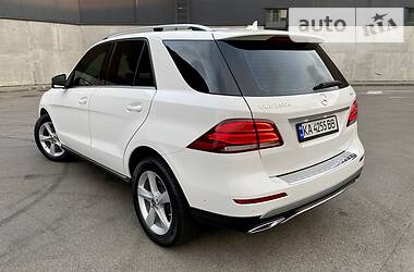 Позашляховик / Кросовер Mercedes-Benz GLE-Class 2018 в 