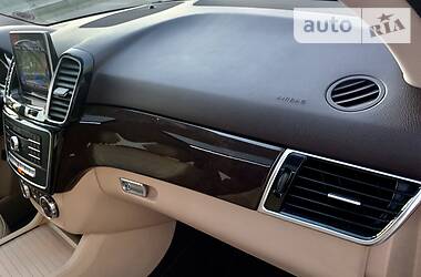 Позашляховик / Кросовер Mercedes-Benz GLE-Class 2016 в 