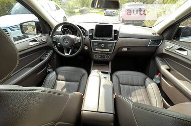 Внедорожник / Кроссовер Mercedes-Benz GLE-Class 2016 в 
