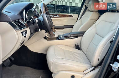 Позашляховик / Кросовер Mercedes-Benz GLE-Class 2015 в 