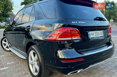 Позашляховик / Кросовер Mercedes-Benz GLE-Class 2015 в 