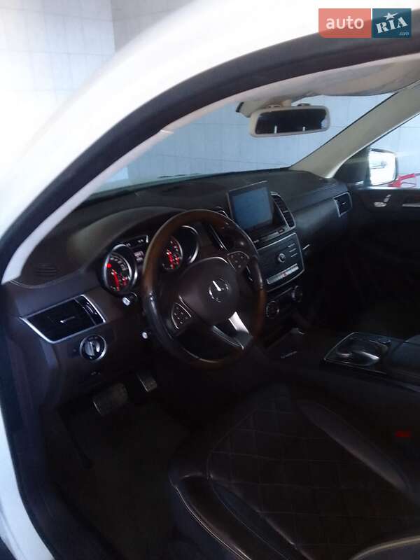 Внедорожник / Кроссовер Mercedes-Benz GLE-Class 2016 в Брошневе