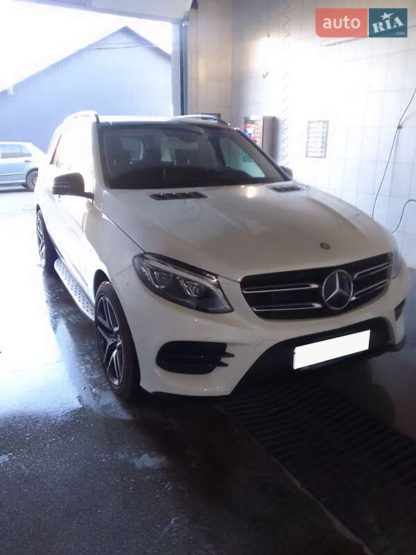 Внедорожник / Кроссовер Mercedes-Benz GLE-Class 2016 в Брошневе