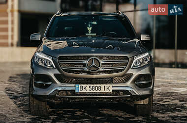 Внедорожник / Кроссовер Mercedes-Benz GLE-Class 2015 в Ровно