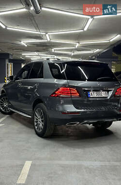 Внедорожник / Кроссовер Mercedes-Benz GLE-Class 2017 в 