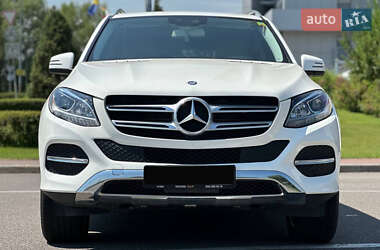 Позашляховик / Кросовер Mercedes-Benz GLE-Class 2015 в 