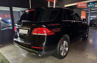 Внедорожник / Кроссовер Mercedes-Benz GLE-Class 2016 в 