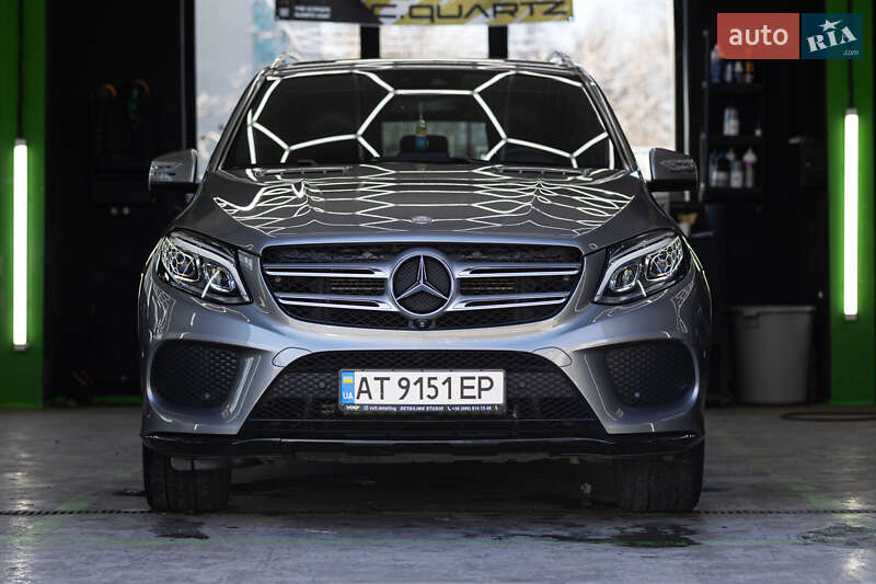 Позашляховик / Кросовер Mercedes-Benz GLE-Class 2016 в 