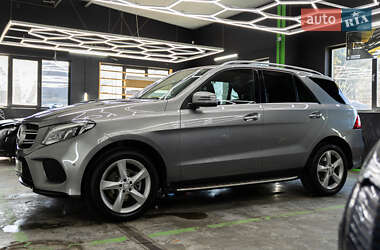 Позашляховик / Кросовер Mercedes-Benz GLE-Class 2016 в 