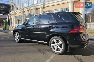 Позашляховик / Кросовер Mercedes-Benz GLE-Class 2018 в 