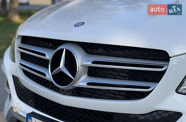 Позашляховик / Кросовер Mercedes-Benz GLE-Class 2016 в 
