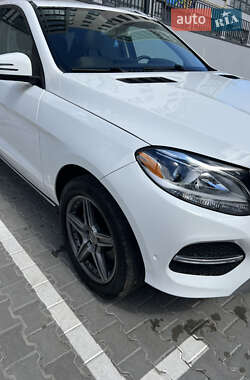 Внедорожник / Кроссовер Mercedes-Benz GLE-Class 2017 в 