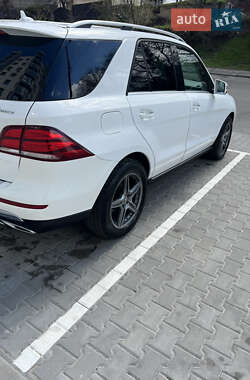Внедорожник / Кроссовер Mercedes-Benz GLE-Class 2017 в 
