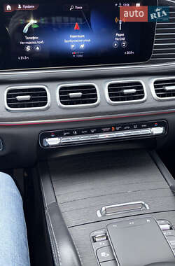 Позашляховик / Кросовер Mercedes-Benz GLE-Class 2021 в 