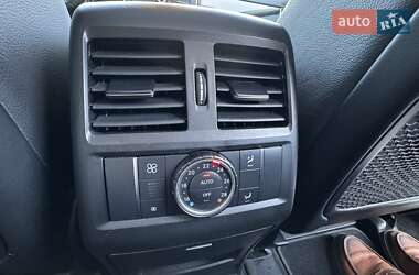 Позашляховик / Кросовер Mercedes-Benz GLE-Class 2015 в 