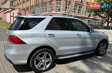 Внедорожник / Кроссовер Mercedes-Benz GLE-Class 2015 в 