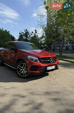 Позашляховик / Кросовер Mercedes-Benz GLE-Class 2016 в 