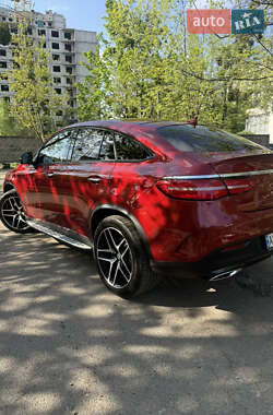 Позашляховик / Кросовер Mercedes-Benz GLE-Class 2016 в 