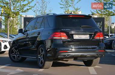 Внедорожник / Кроссовер Mercedes-Benz GLE-Class 2016 в 
