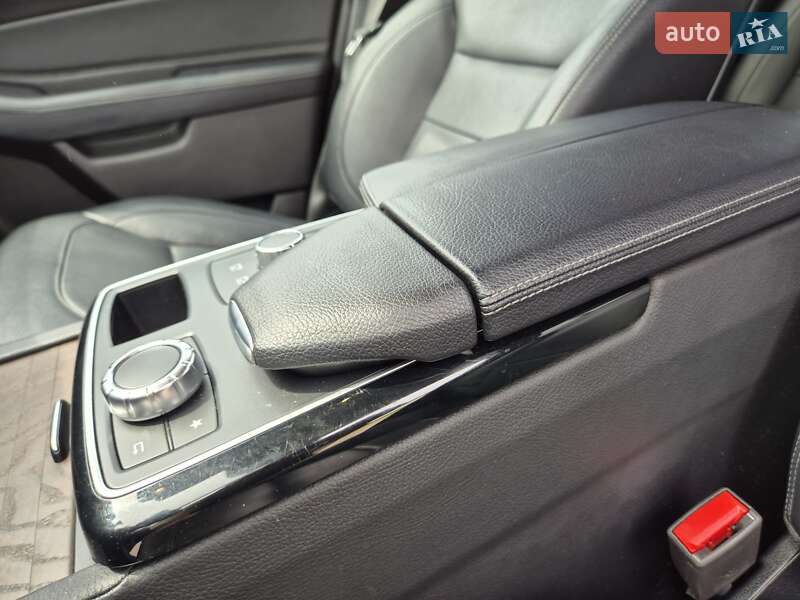 Позашляховик / Кросовер Mercedes-Benz GLE-Class 2016 в Києві фото 39 Позашляховик / Кросовер Mercedes-Benz GLE-Class 2016 в Києві