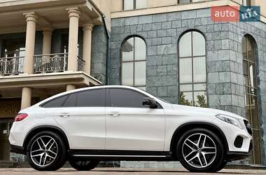 Внедорожник / Кроссовер Mercedes-Benz GLE-Class 2016 в 