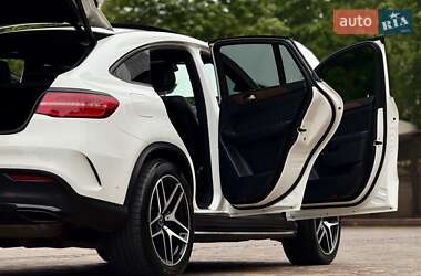 Внедорожник / Кроссовер Mercedes-Benz GLE-Class 2016 в 