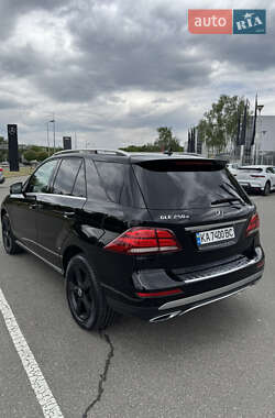 Позашляховик / Кросовер Mercedes-Benz GLE-Class 2015 в 