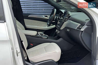 Позашляховик / Кросовер Mercedes-Benz GLE-Class 2016 в 