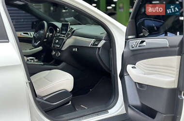 Позашляховик / Кросовер Mercedes-Benz GLE-Class 2016 в 