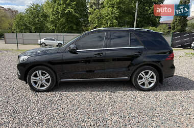 Позашляховик / Кросовер Mercedes-Benz GLE-Class 2016 в 