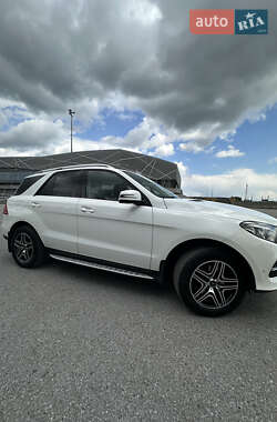 Внедорожник / Кроссовер Mercedes-Benz GLE-Class 2016 в 