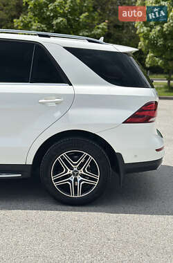 Внедорожник / Кроссовер Mercedes-Benz GLE-Class 2016 в 