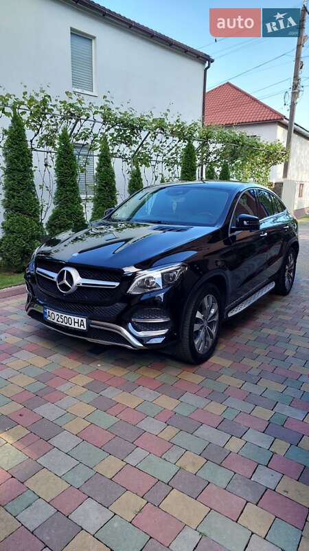 Позашляховик / Кросовер Mercedes-Benz GLE-Class 2016 в 