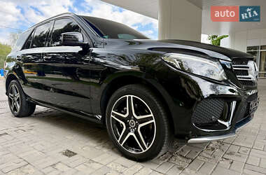 Позашляховик / Кросовер Mercedes-Benz GLE-Class 2017 в 
