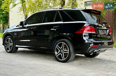 Позашляховик / Кросовер Mercedes-Benz GLE-Class 2017 в 