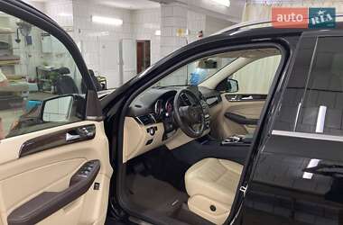 Позашляховик / Кросовер Mercedes-Benz GLE-Class 2016 в 