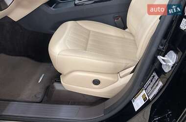 Позашляховик / Кросовер Mercedes-Benz GLE-Class 2016 в 