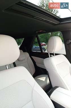 Внедорожник / Кроссовер Mercedes-Benz GLE-Class 2015 в 