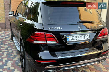 Внедорожник / Кроссовер Mercedes-Benz GLE-Class 2016 в 