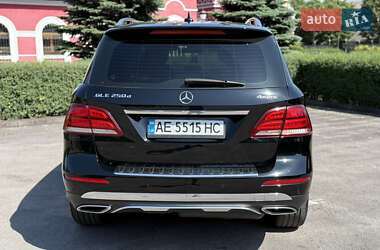 Внедорожник / Кроссовер Mercedes-Benz GLE-Class 2016 в 