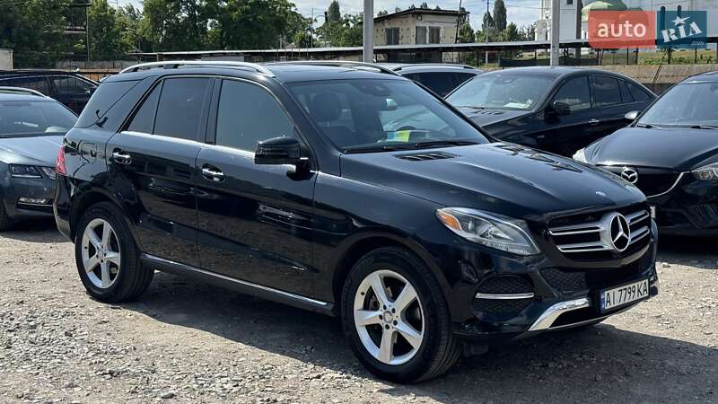 Внедорожник / Кроссовер Mercedes-Benz GLE-Class 2016 в 