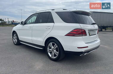 Внедорожник / Кроссовер Mercedes-Benz GLE-Class 2016 в 