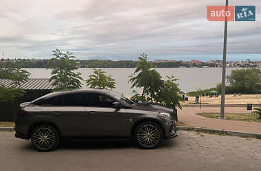 Внедорожник / Кроссовер Mercedes-Benz GLE-Class 2016 в 