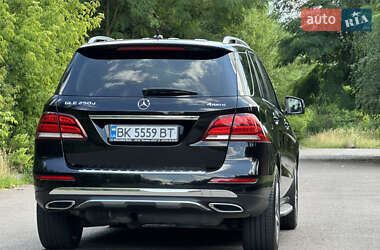 Внедорожник / Кроссовер Mercedes-Benz GLE-Class 2017 в 