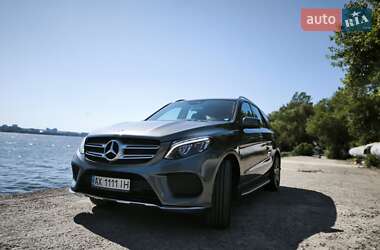 Внедорожник / Кроссовер Mercedes-Benz GLE-Class 2017 в 