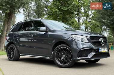 Позашляховик / Кросовер Mercedes-Benz GLE-Class 2016 в 