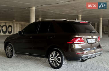Внедорожник / Кроссовер Mercedes-Benz GLE-Class 2016 в 