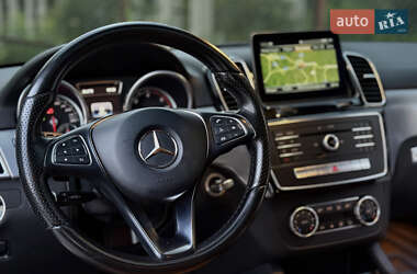 Внедорожник / Кроссовер Mercedes-Benz GLE-Class 2016 в 