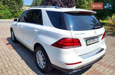 Внедорожник / Кроссовер Mercedes-Benz GLE-Class 2015 в 